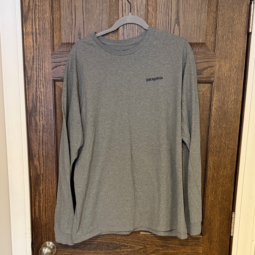 Patagonia Men's Heather Gray Long Sleeve Crewneck Tee